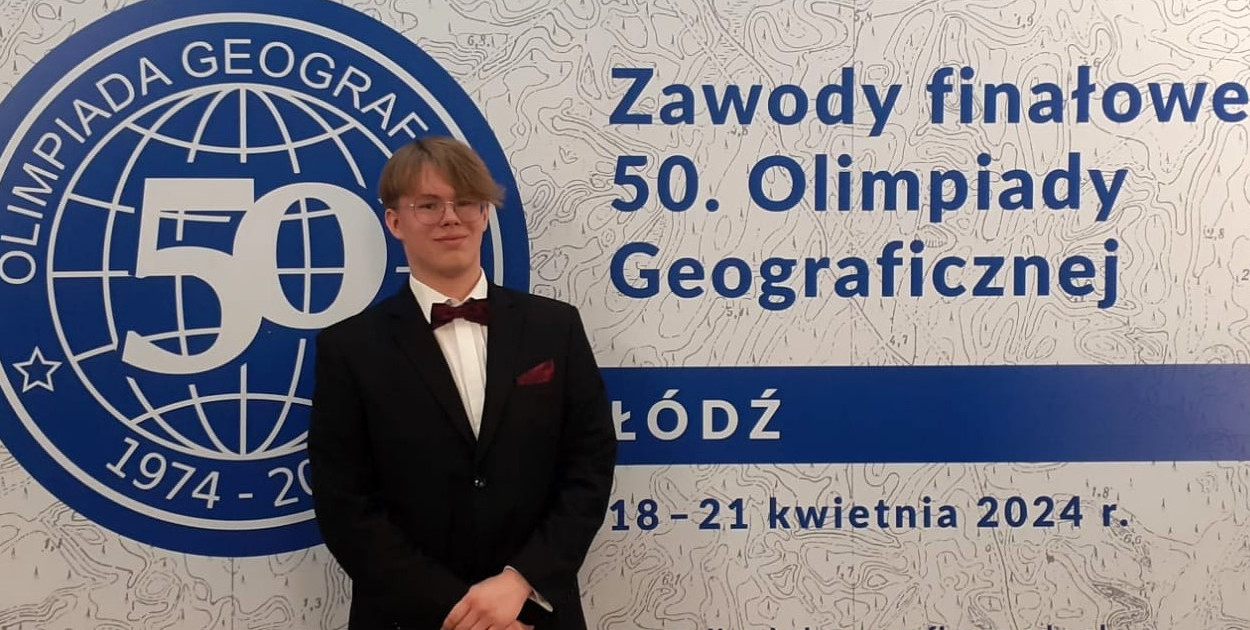 Patryk Bohn z I Liceum Ogólnokształcącego im. Stefanii Sempołowskiej w Tarnowskich Górach zdobył tytuł laureata Olimpiady Geograficznej. Daje mu to szansę na udział w Międzynarodowej Olimpiadzie Geograficznej. Fot. Archiwum szkoły