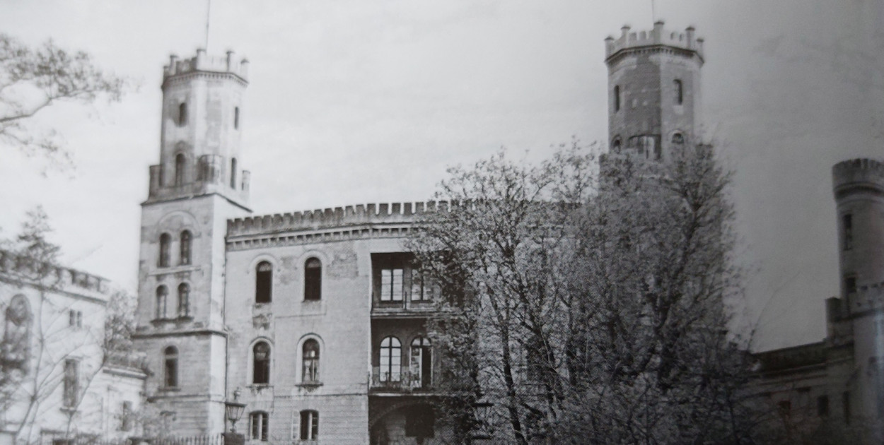 Zamek w Świerklańcu w pierwszej połowie XX w. Fot. Narodowe Archiwum Cyfrowe