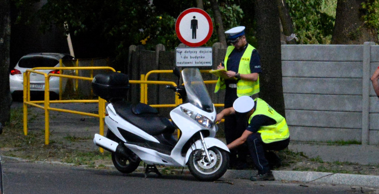 Tarnowskie Góry. Zajechał drogę i uciekł. Motocyklista trafił do szpitala. Fot. Jarosław Myśliwski