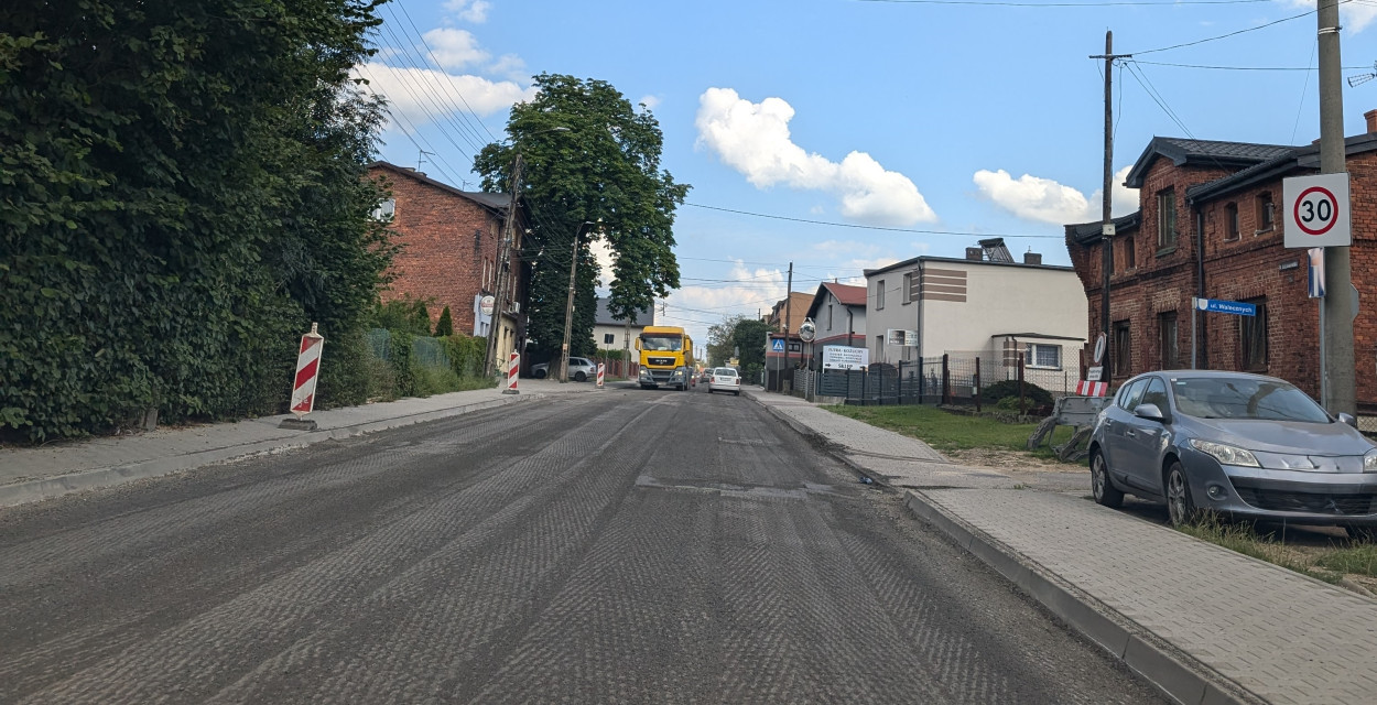 Remont ul. Radzionkowskiej. Fot. Archiwum Starostwa Powiatowego w Tarnowskich Górach 