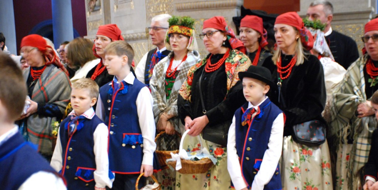 W Rozbarku - w kościele św. Jacka - od 2012 r. odbywa się święcenie pokarmów wielkanocnych w strojach śląskich. ARC/Gwarek