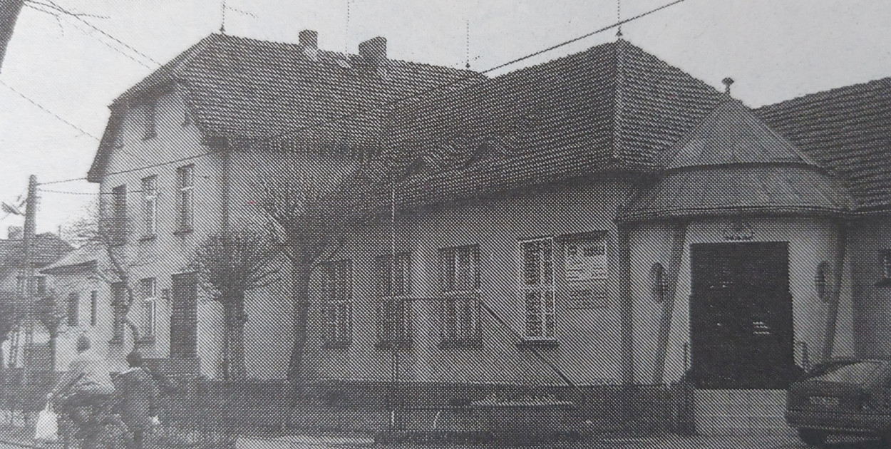 W tym budynku przy ul. Głównej w Krupskim Młynie mieściła się dawna szkoła. Fot. Gabriel Kessner