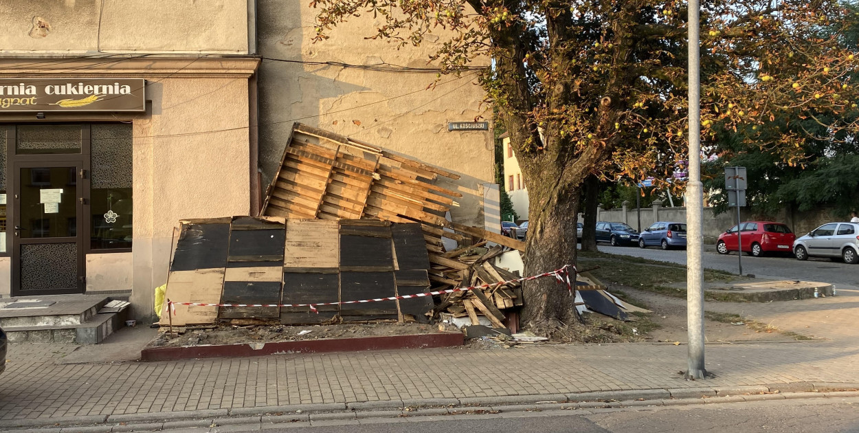 Tyle zostało po kiosku na ul. Kościuszki w Tarnowskich Górach. Fot. Alicja Jurasz