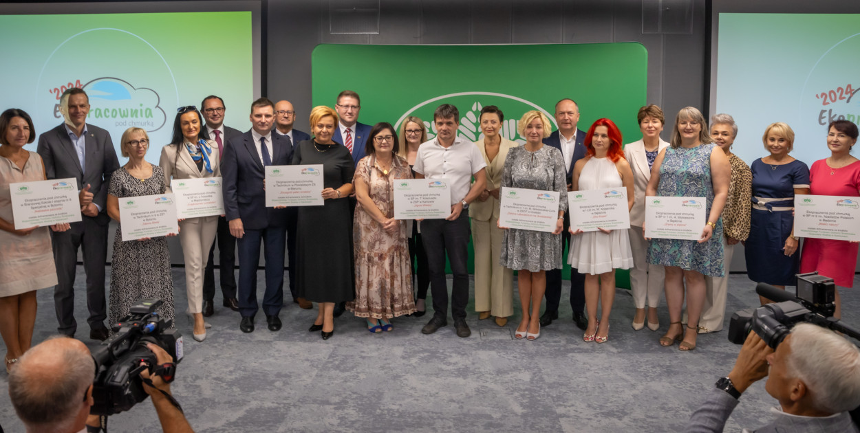 W ubiegłym tygodniu wręczono nagrody zwycięzcom konkursu z zakresu edukacji ekologicznej Ekopracownia pod chmurką. Fot. WFOŚiGW w Katowicach