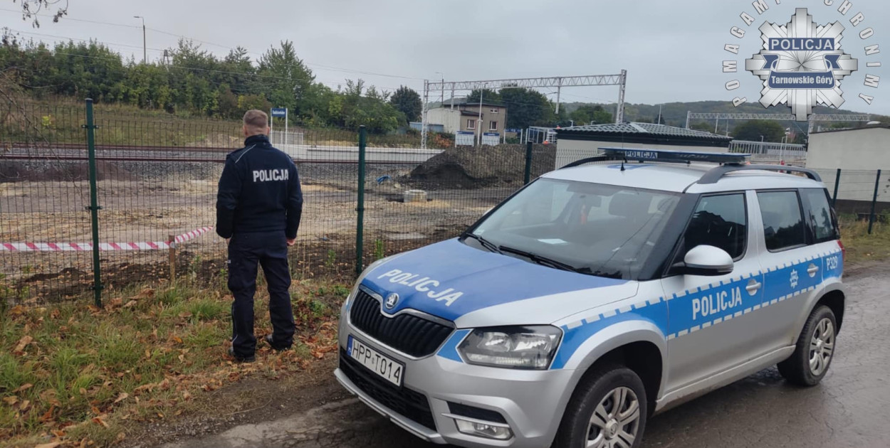 Radzionków. Niewybuch na terenie kolejowym. Fot. Archiwum policji