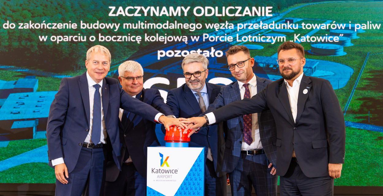 Katowice Airport. Ruszyła budowa węzła towarowo-paliwowego. Wizualizacje autorstwa firmy FINM, zdjęcie - Jakuba Mańki