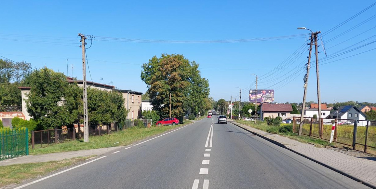 Przy ul. Korola w Bobrwonikach Śląskich powstanie nowy chodnik. Fot. Archiwum GDDKiA