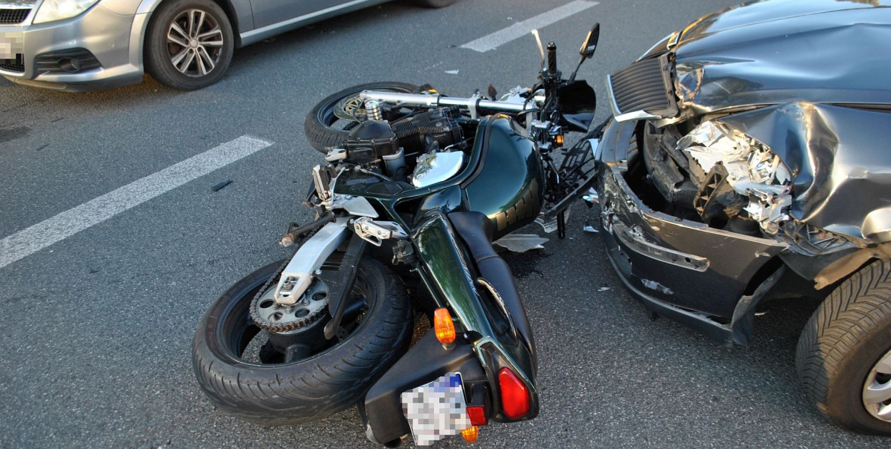 Tarnowskie Góry. 70-latek zajechał drogę motocykliście. Fot. Policja Tarnowskie Góry