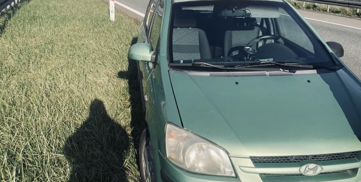 85-letni kierowca wybrał zły zjazd z DK 88 na A1 i wjechał pod prąd na autostradę. Fot. Archiwum policji