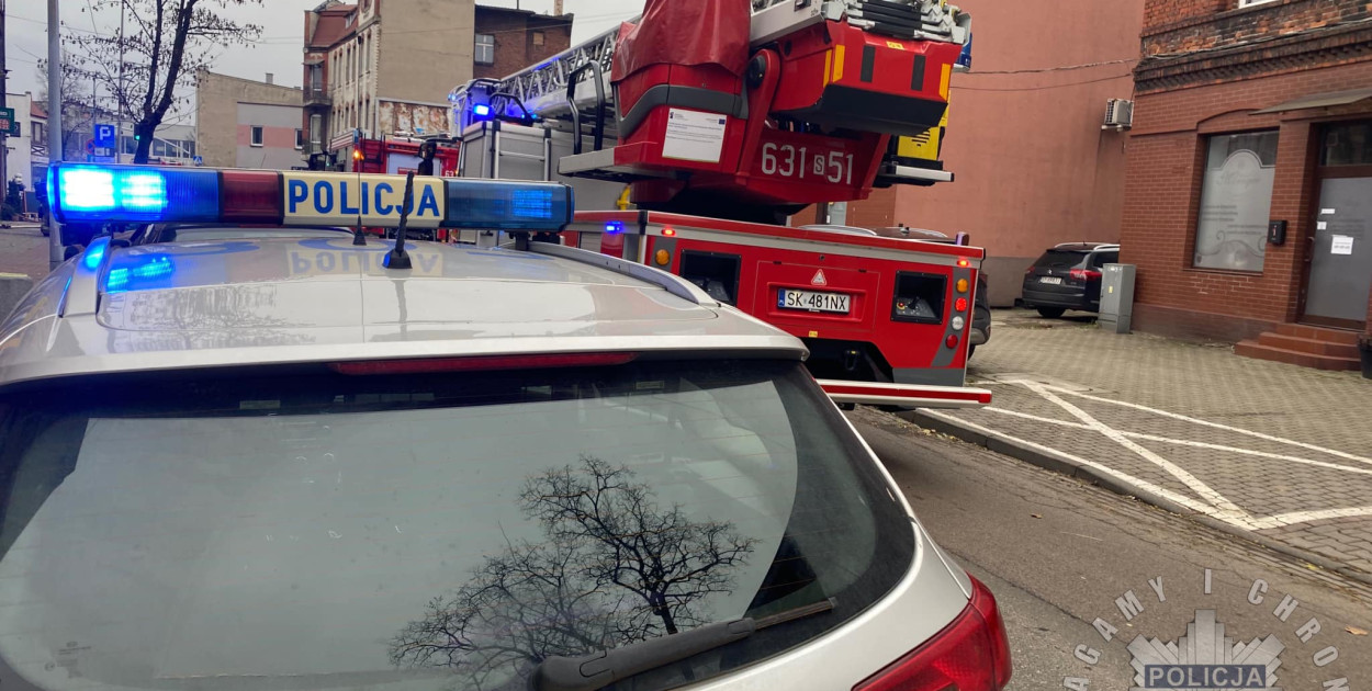 Radzionków. Uwaga pożar! Policja zamknęła drogę. Szukajcie objazdów. Fot. Policja Tarnowskie Góry