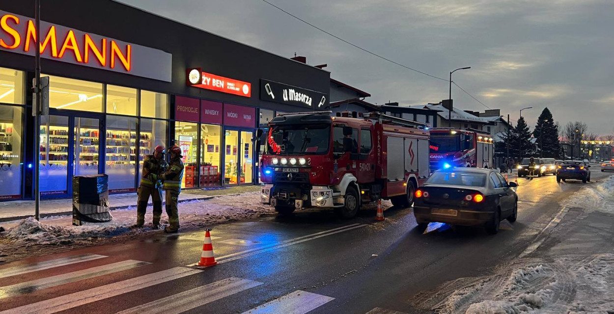 Kobieta wchodziła na pasy, kiedy potrąciła ją jadąca hondą 50-latka. Do zdarzenia doszło w Piekarach Śląskich. Fot. Archiwum policji