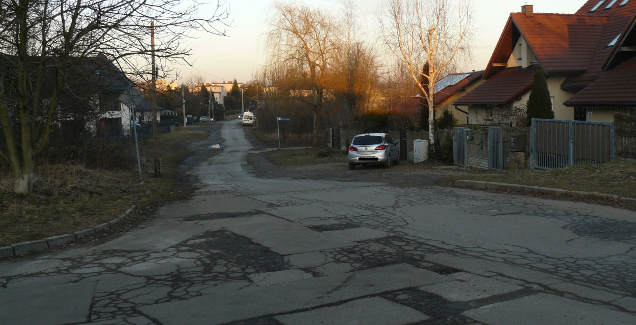 Tarnowskie Góry. Rejon ul. Cichej, Skośnej, Rudnej i Prostej. Są pieniądze na remont, jest wtykonawca, ale i sprzeciw mieszkańców. Fot. Agnieszka Reczkin