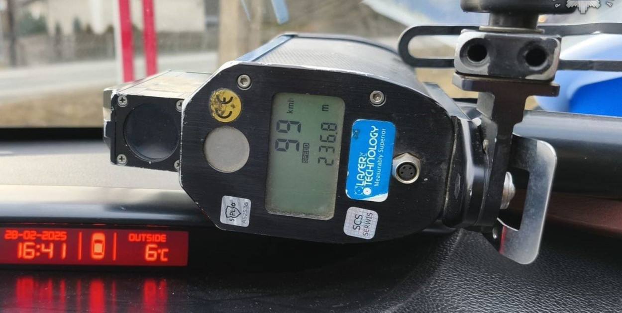 Żyglin. 29-latek w obszarze zabudowanym jechał prawie 100 km/h. Fot. Archiwum policji