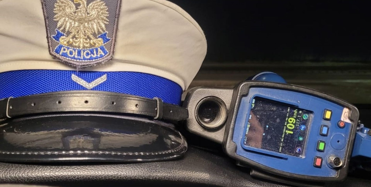 Tarnowskie Góry. Ponad 100 km/h w terenie zabudowanym. Szybko stracili prawo jazdy. Fot. Policja Tarnowskie Góry