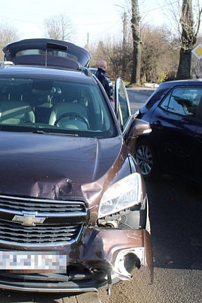 Wjechał w toyotę, policja apeluje o ostrożność-29731