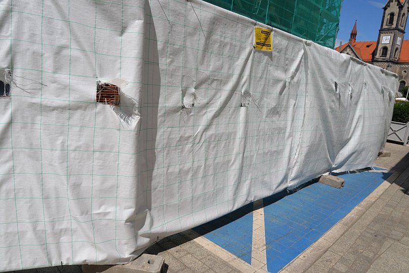 Tarnowskie Góry. Remont i zajęty parking