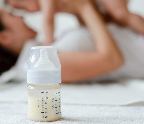 Groźna bakteria w mleku dla niemowląt. Nie podawaj dzieciom!-50615