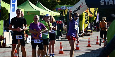 Radzionków. Sztafetowy maraton i zbiórka dla powodzian [FOTO]-55382