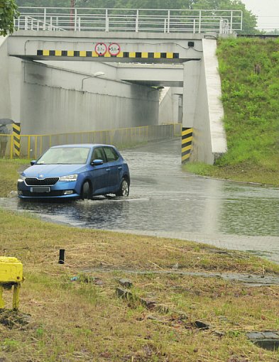 Tarnowskie Góry. Zalania na Częstochowskiej. Przebudowa nie rozwiąże problemu-56146