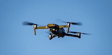 Dron nie utrudniał akcji. Policja umorzyła postępowanie -56412