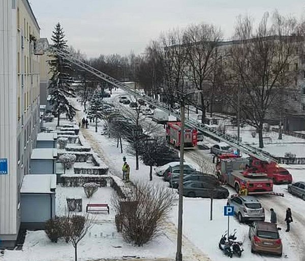 Tarnowskie Góry. Akcja straży na osiedlu Przyjaźń. Kobieta trafiła do szpitala-57817