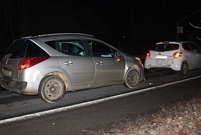 Wypadek na obwodnicy. Dwie osoby w szpitalu [FOTO]