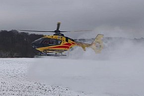 Tarnowskie Góry: Dachowanie samochodu na ul. Pyskowickiej. Lądował LPR