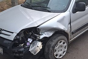 Powiat tarnogórski. Poranna mgła i zderzenie Daewoo z Peugeotem