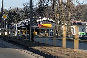 Osada Jana. Obserwował ją w Biedronce, zaatakował na ulicy. Policja namierzyła...