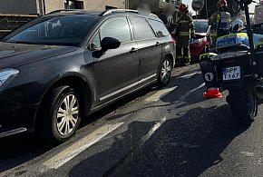 Powiat tarnogórski. Wypadek na krajówce. Kobieta przewieziona do szpitala