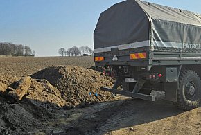 Tarnowskie Góry. Budowa drogi i szok! Spacerowicz odkrył bombę lotniczą