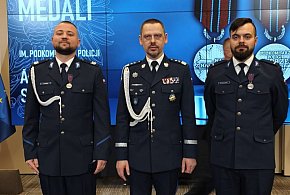 Narażali życie, by uratować piekarzanina. Dostali nagrody