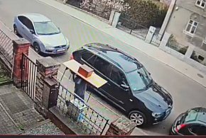 Ukradł skarbonę z kościoła. Razem ze stołem