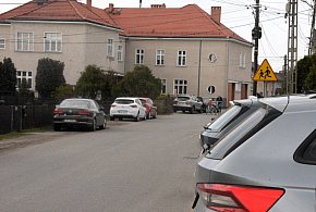 Tarnowskie Góry. Niebezpiecznie przy szkole. Radna interweniuje, MZUM...