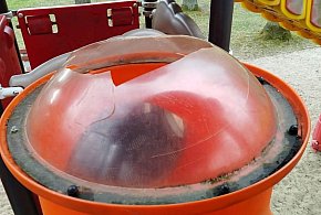 Powiat tarnogórski. Zdewastowali. Place zabaw zamknięte. Policja szuka...