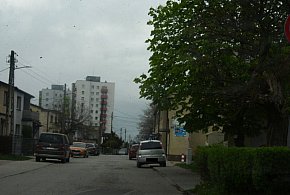 Tarnowskie Góry. Znak nie pomógł. Radny wnioskuje o montaż słupków