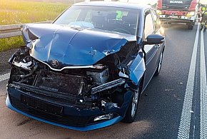 Powiat tarnogórski. Skoda wjechała w naczepę ciężarówki