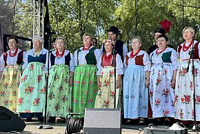Ta Brynica piykno wieś! Muzyka, śląskie stroje i placki z zilberbronzą