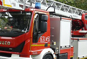 Tarnowskie Góry. Dym w mieszkaniu. Na miejscu cztery zastępy straży pożarnej