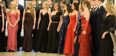 Bal maturzystów LO Sempołowskiej w Tarnowskich Górach. Elegancka...