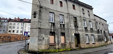 Tarnowskie Góry. Burmistrz chciał sprzedać kamienicę. Niech się lepiej...