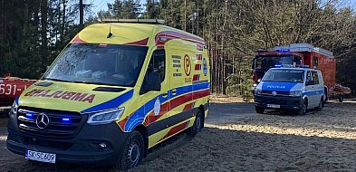 Pod kobietą załamał się lód! Akcja nad zalewem Nakło-Chechło