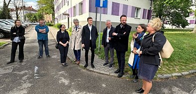 Posłowie na osiedlu Wieczorka. Po co przyjechali?