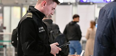 Lotnisko w Pyrzowicach. Bomba, granat i „bunt” w samolocie