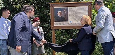 Radzionków, Szkała. Odsłonięto tablicę z wizerunkiem ks. Szymona Korpaka