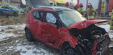 Zdarzenie z udziałem dwóch samochodów. Są utrudnienia