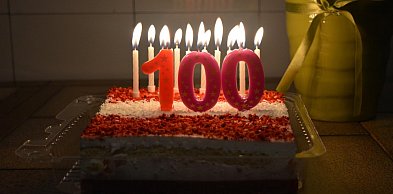 Mamy coraz więcej stulatków! Jaki jest bonus za wiek?