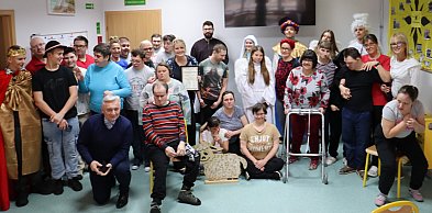 Uczniowie z Pniowca z jasełkami w domu samopomocy