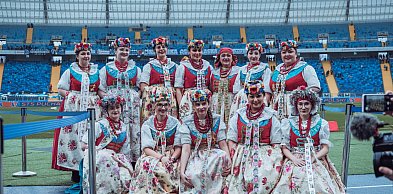 Nasze gospodynie wyprowadziły na boisko piłkarzy Ruchu Chorzów