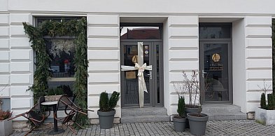 Pożegnanie z restauracją, podwyżka podatków, podejrzenie gwałtu